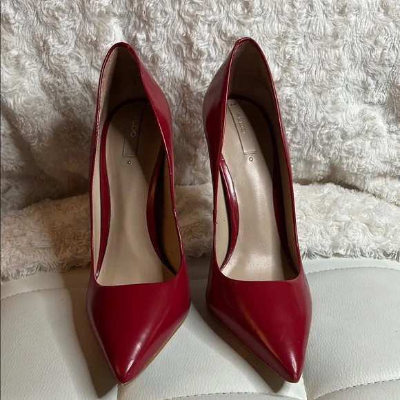 Aldo Elegant Burgundy Stilettos - Picture 2 of 7